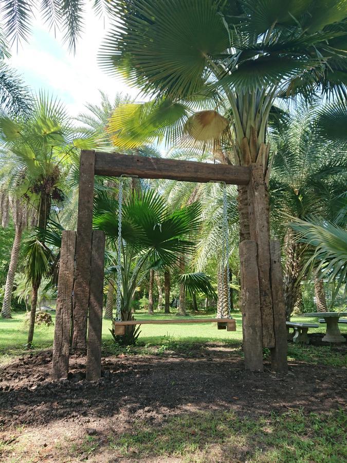 Lopburi Palm Resort エクステリア 写真